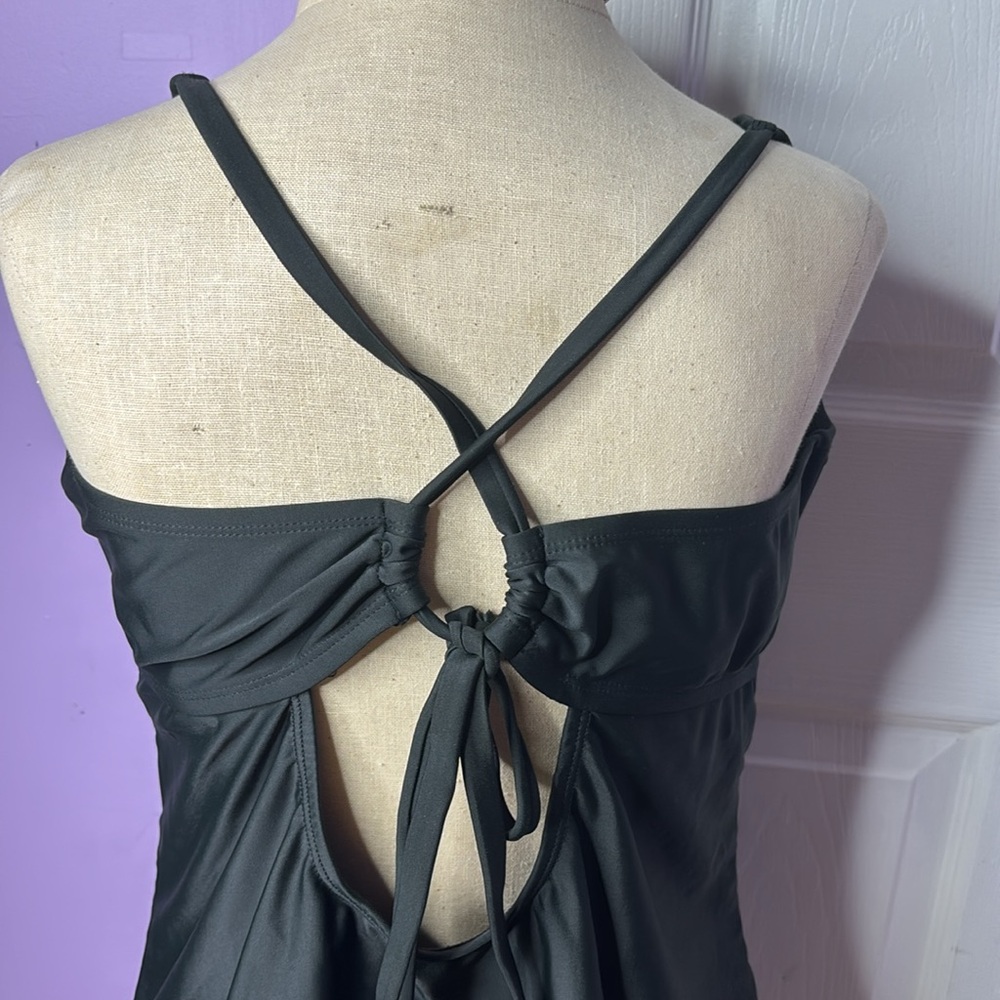 One Piece Graphic Swimsuit - Picture 5 of 9